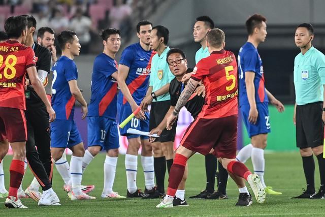 周琦8板3帽首钢逆转广州 邹阳20+10福建负青岛