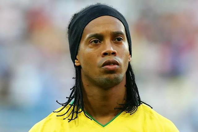 詹姆斯缺阵浓眉30+11 湖人大胜开拓者止3连败